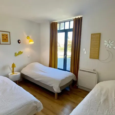 Cosy Flat Close To The Sea With Large Terrace *